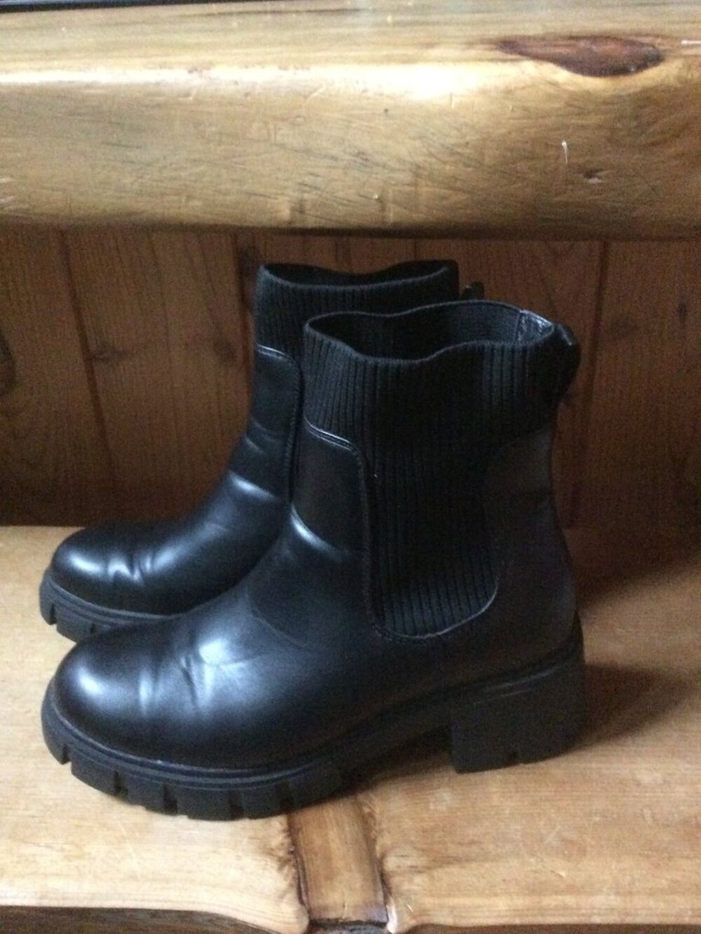 Lug Sole Classic Chunky Heel Grunge Black Goth Vegan Chelsea Boot Size 8.5